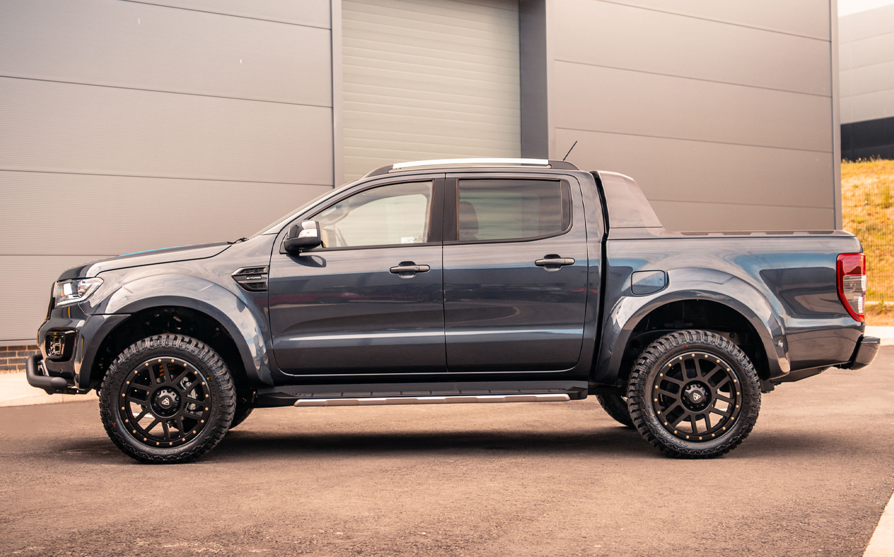 Sea grey Ford Ranger build by Predator